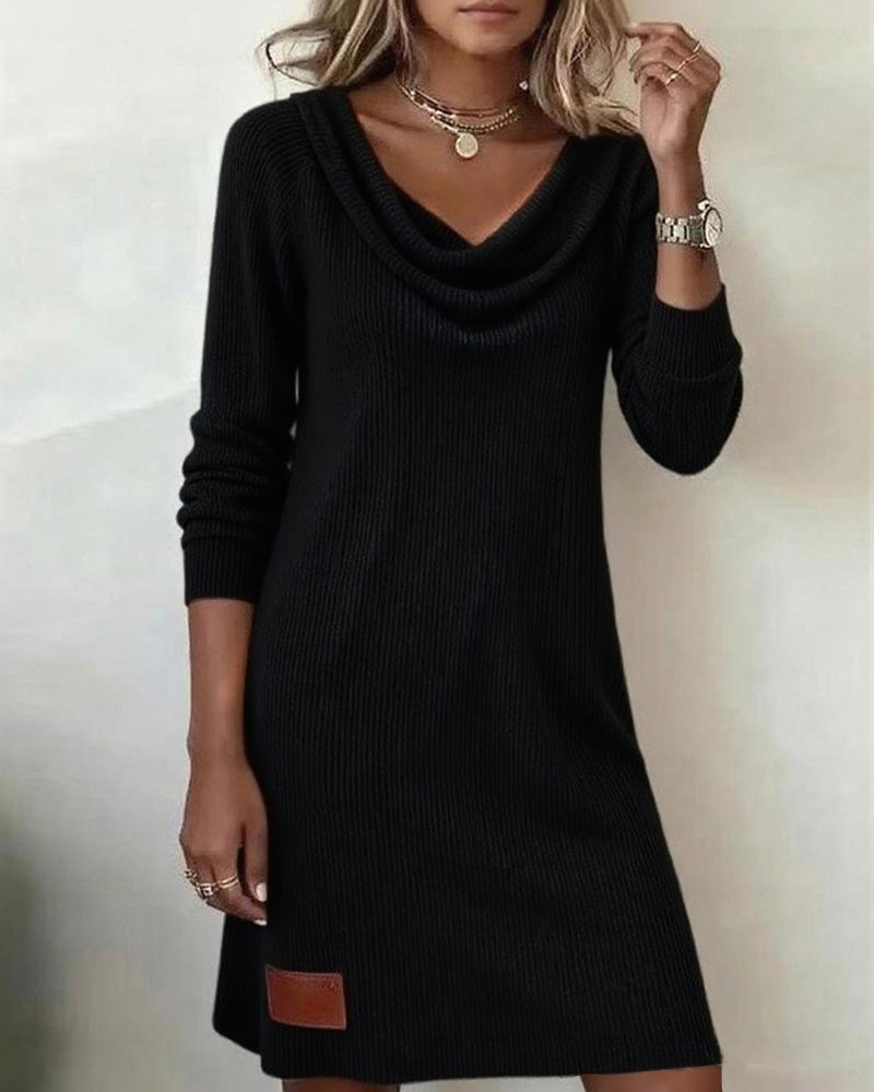 Celine | Robe décontractée à manches longues et col montant