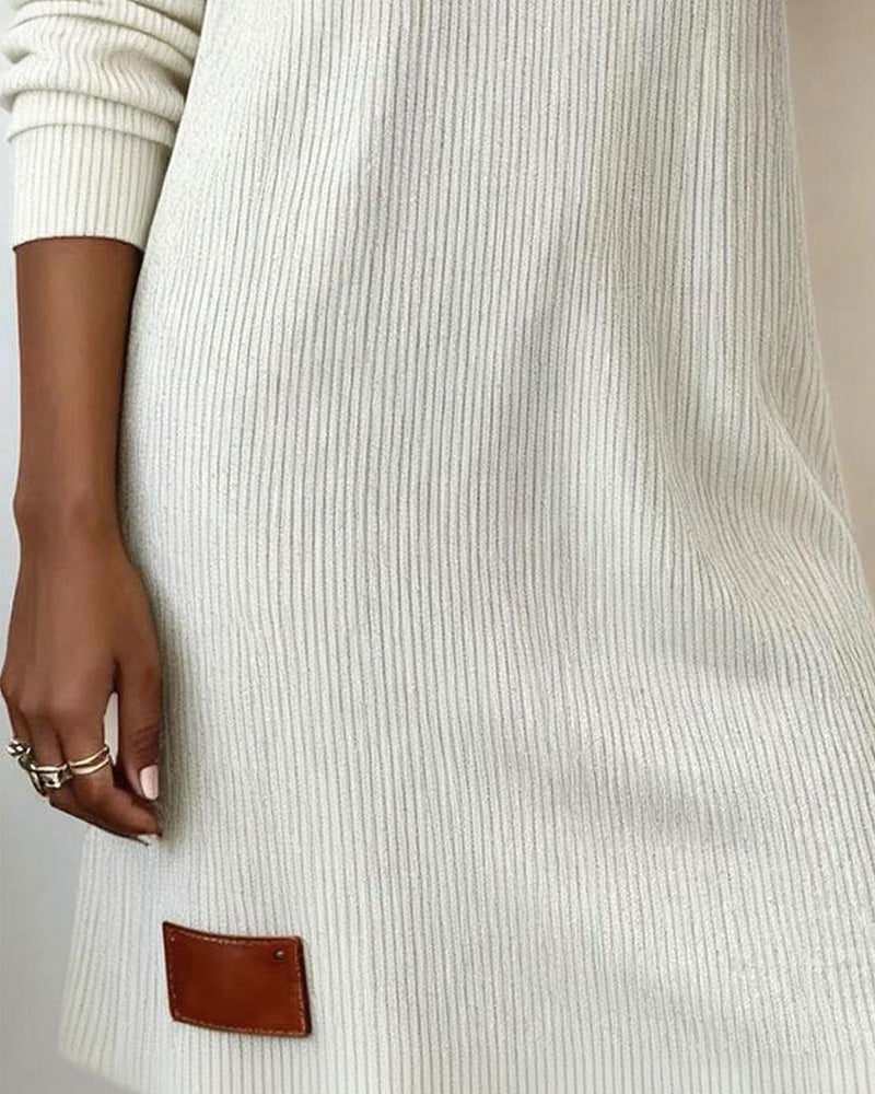 Celine | Robe décontractée à manches longues et col montant
