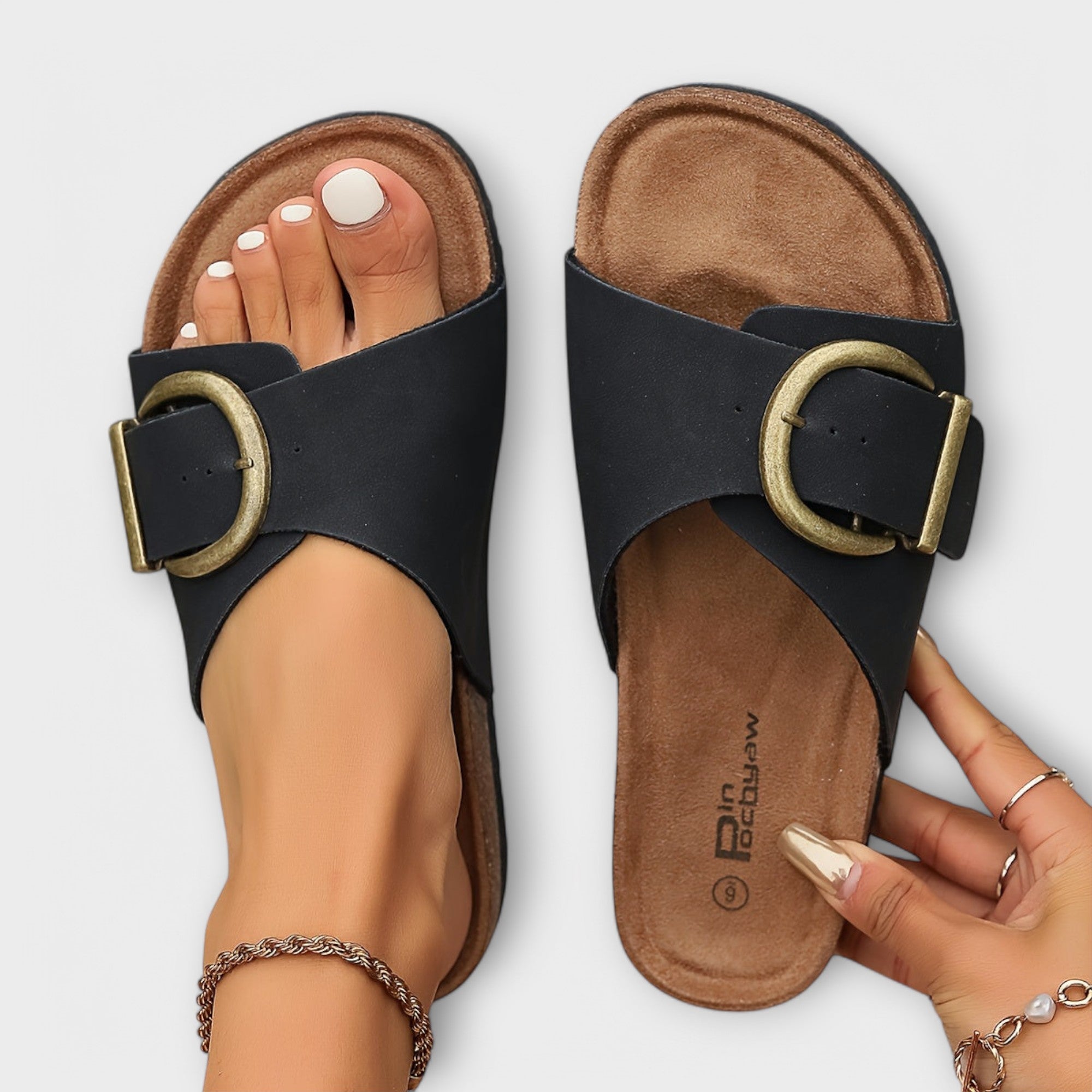 Sandales femme avec design buste et brides