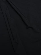 Loravel | Robe longue fendue en satin noir