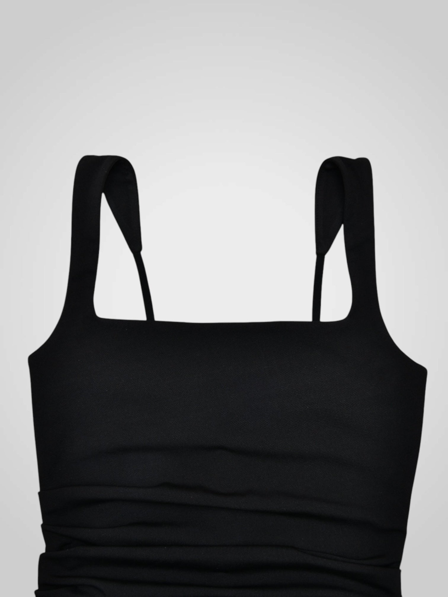 Loravel | Robe longue fendue en satin noir