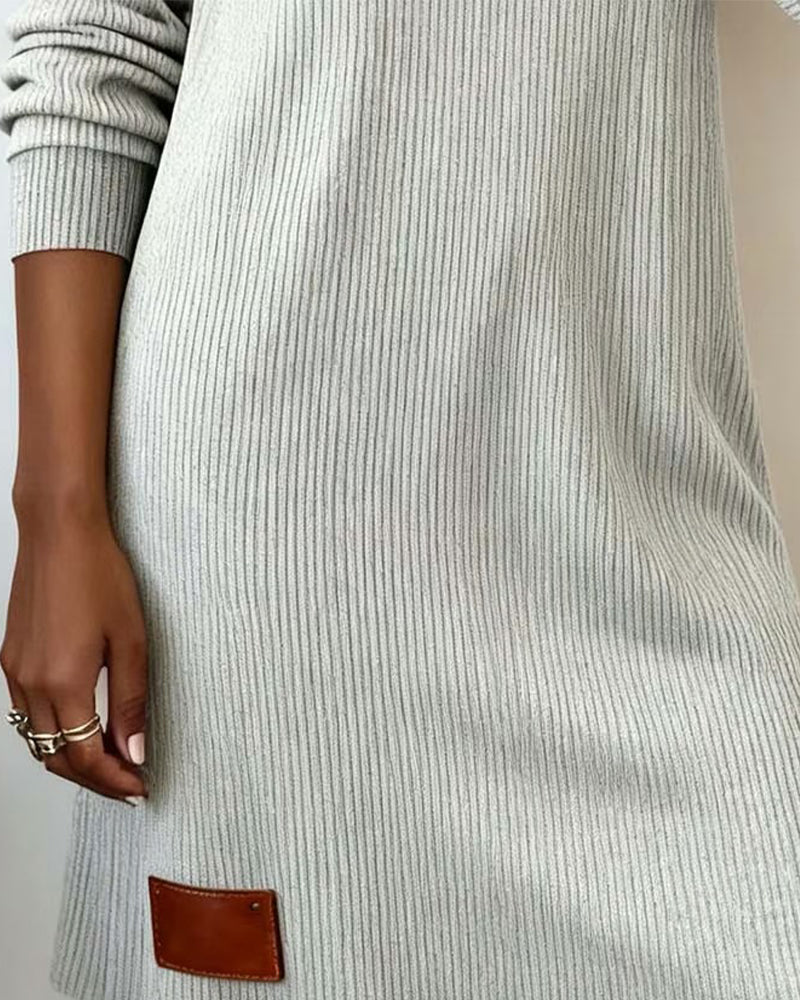 Celine | Robe décontractée à manches longues et col montant